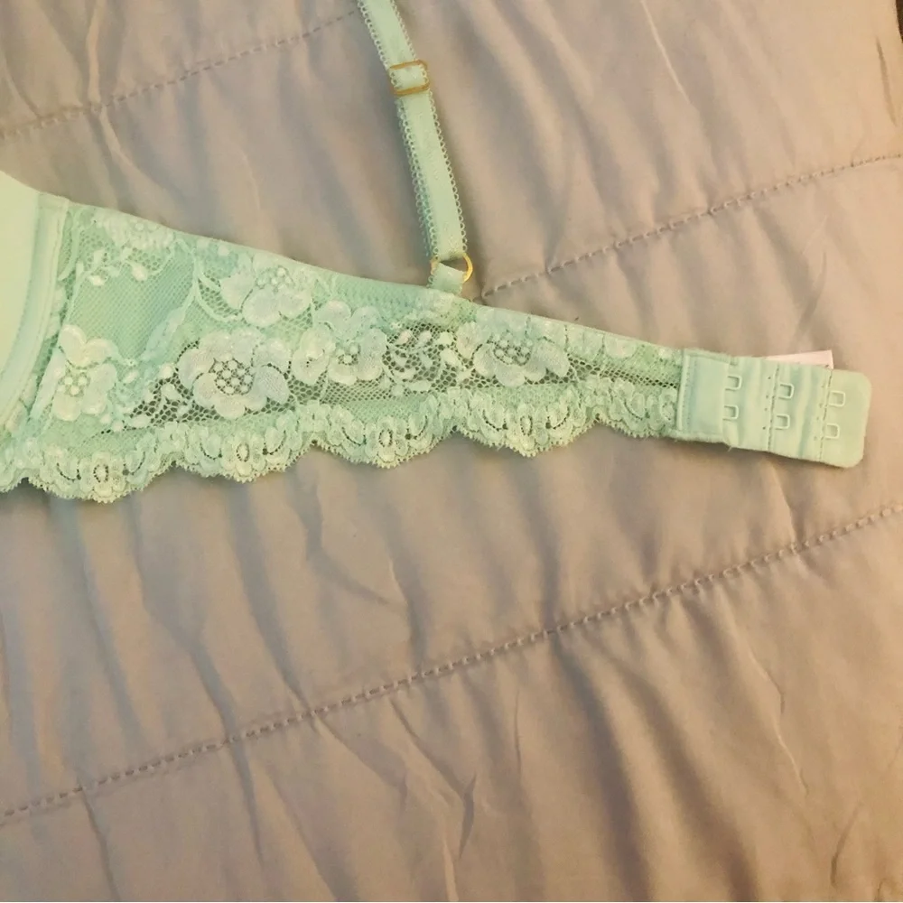 Victoria’s Secret | Pastel Green w/ Lace Bra - Picture 10 of 11